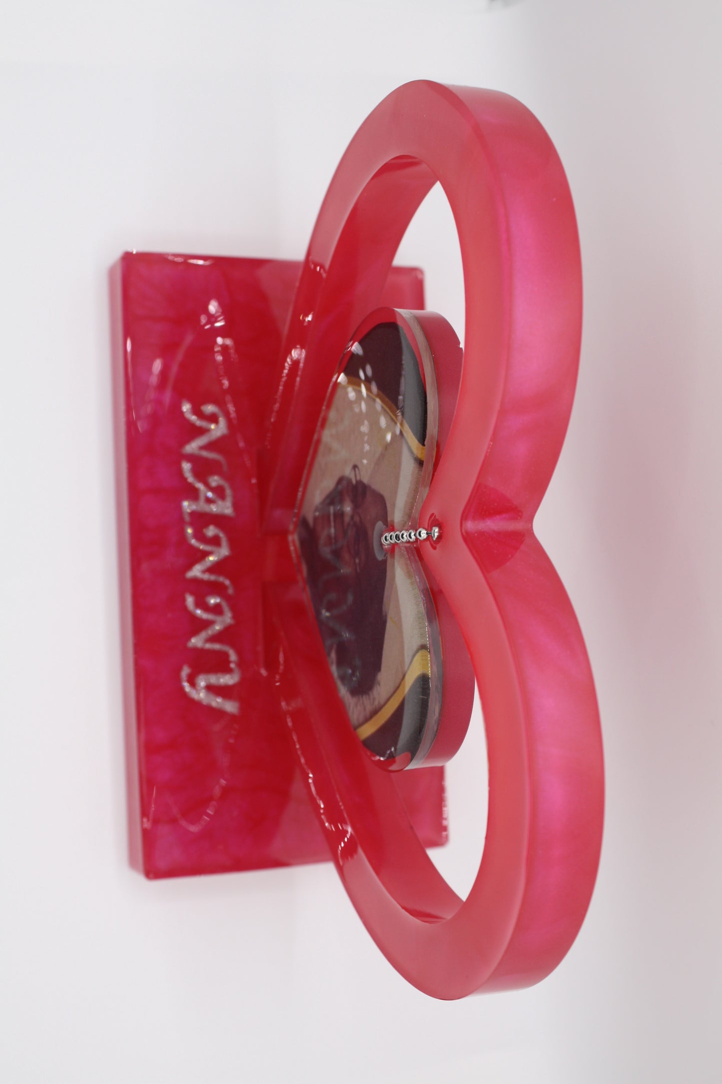 Floating heart Stand - Bold Colour