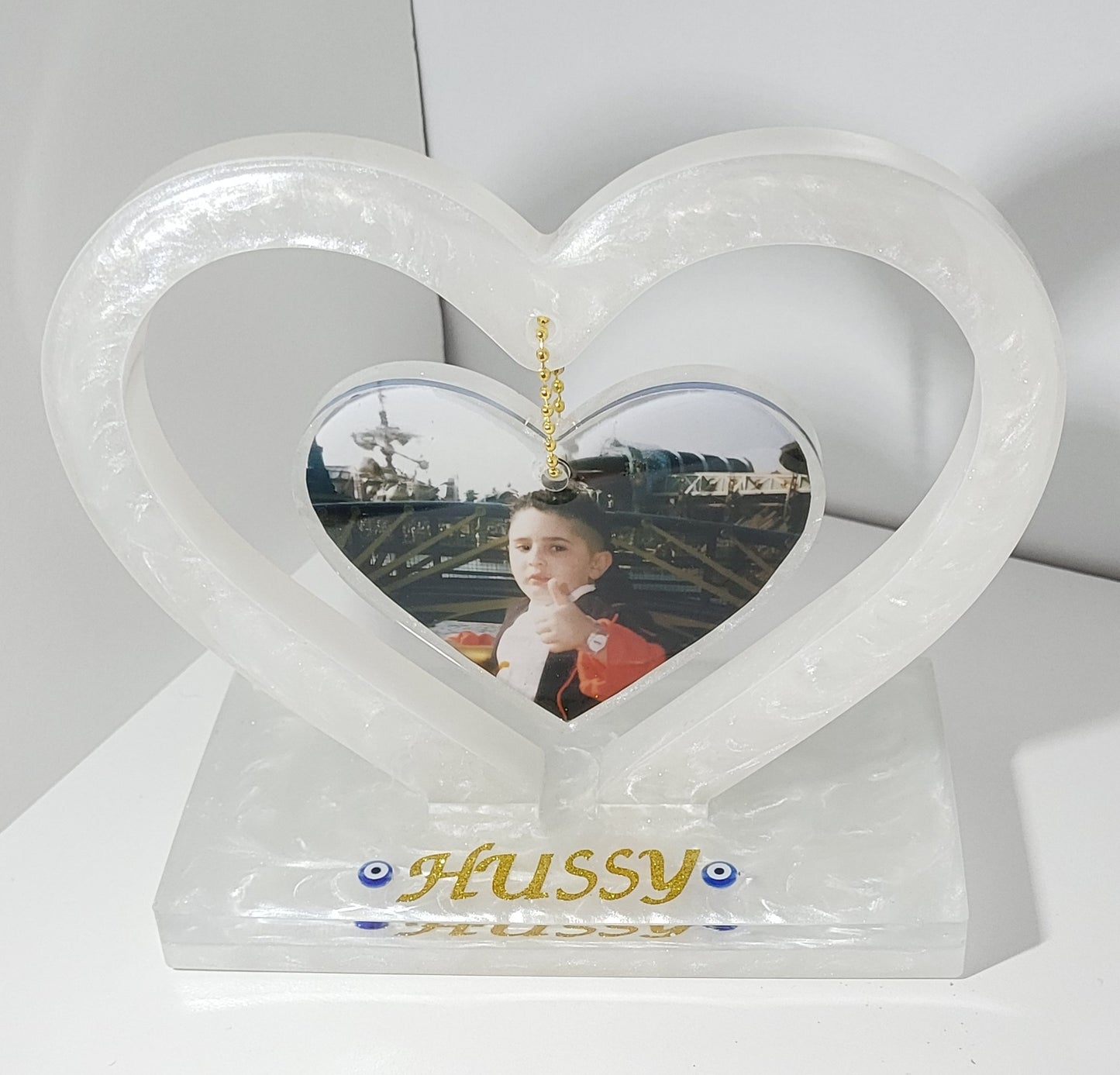 Floating Heart Stand - Swirl Colour Design